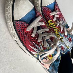 Wonder Woman Converse